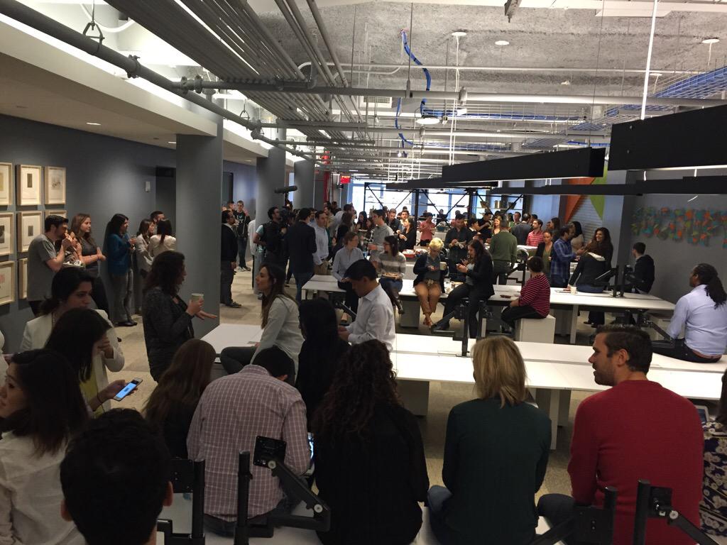 fredgraver's tweet photo. All of us are under one roof now! Thanks to the amazing #TwitterMove team &@Derella !! http://t.co/IIJaktMpz3