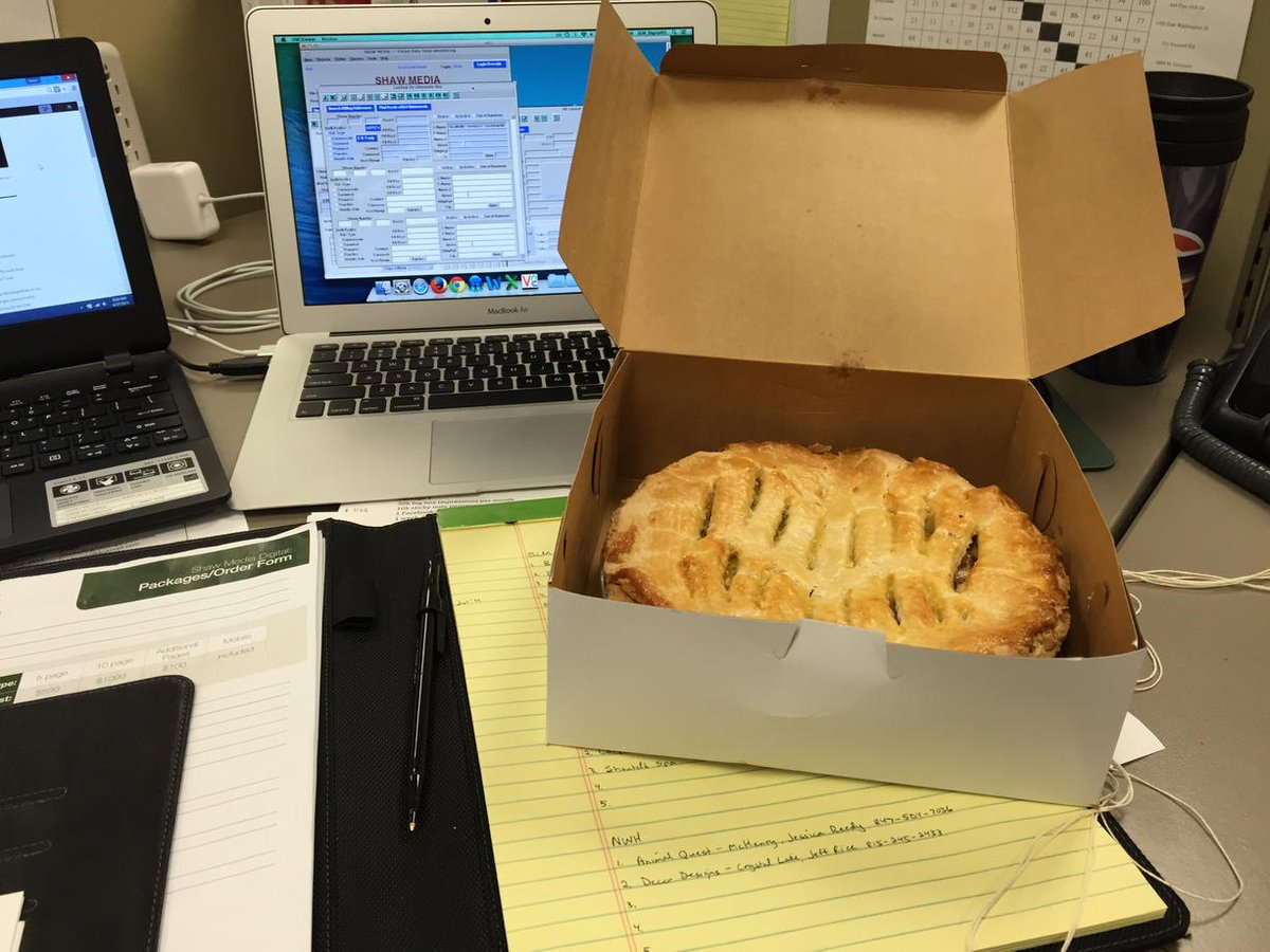 KTRedbirds's tweet image. Walk into the office and the best apple pie on earth from @Kirschbaums is on your desk. Winning!