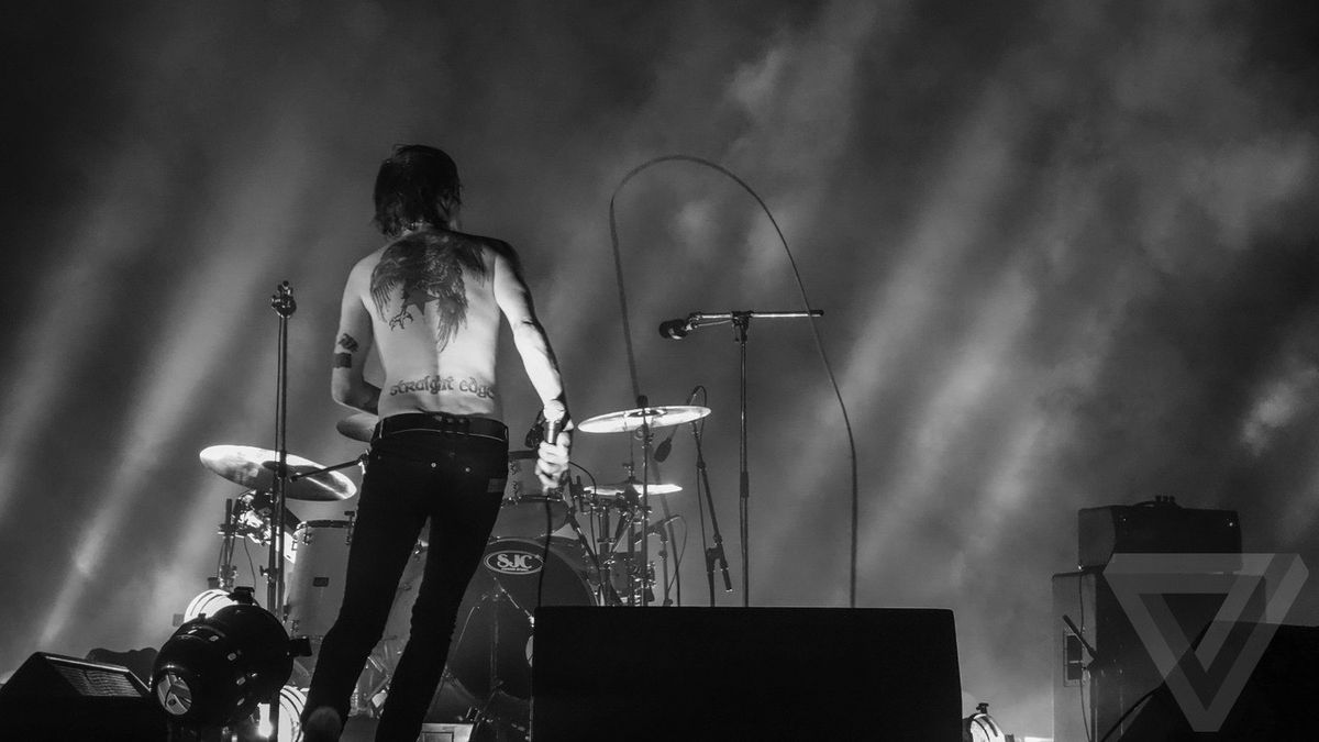 Солист refused. Refused band 1998. Группа refused. Refused рок-группа. Refused going.