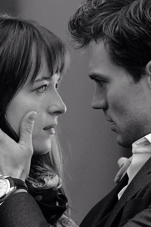 ChrystianGrey's tweet photo. "Porque estoy muy
jodido. Tengo muchas
más sombras que luces.
Cincuenta sombras más" #ChristianGrey http://t.co/ZMlaqQ18sf