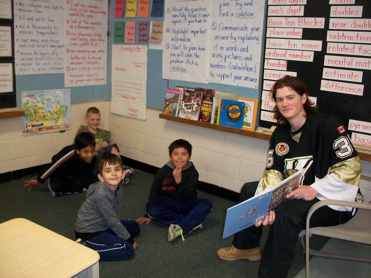 lasallevipers's tweet image. A shot of @ebilling32 at last Friday's @ForestGladePS readathon! #NeverQuitLearning