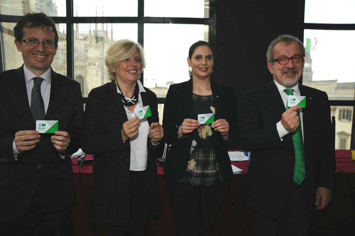 RegLombardia's tweet photo. #LN @RobertoMaroni_ e assessore #Culture @cappellini_c presentano @Abb_Musei_LM @museodel900 #Milano http://t.co/Nc9Z7andpW