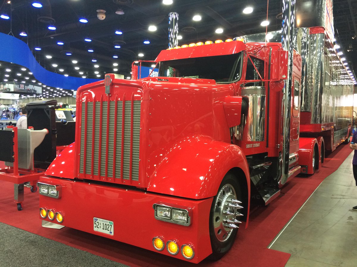 RitchieBros's tweet photo. Read our wrap up of the 2015 Mid-America Trucking Show: http://t.co/Xa3cyT20IE #MATS #MATS2015 http://t.co/6bEzV6eJnI