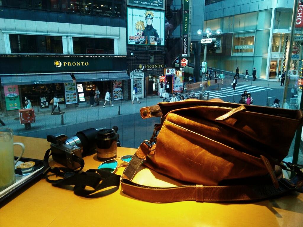 Deslyxique's tweet image. Pause cartes postales, Sony nex5N et origamis: où suis-je? :)
#Step_two
@imran273jr @ghantous44