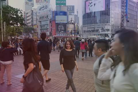 Deslyxique's tweet image. Pause cartes postales, Sony nex5N et origamis: où suis-je? :)
#Step_two
@imran273jr @ghantous44