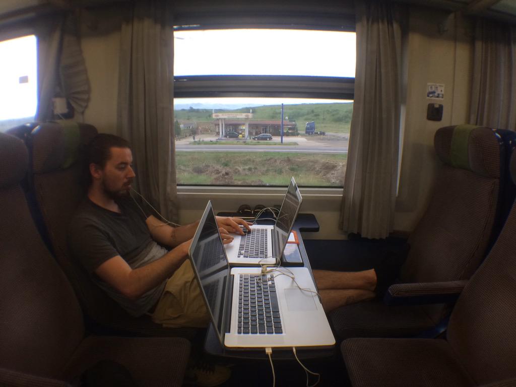hereandbear's tweet photo. On the way to #Sibiu. #editing #slowesttrainintheworld http://t.co/uVNxahZaQu