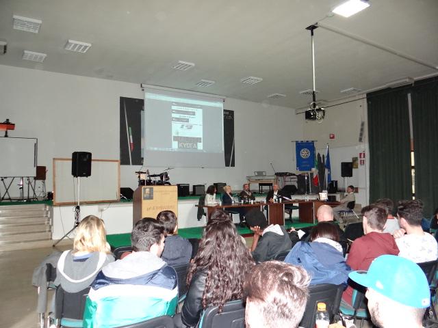 Exaltech_Srl's tweet photo. #EXALTECH @BICLazio @Decisyon_Italy e Kydea introducono i giovani al mondo #ICT Le foto su http://t.co/4TmzhnMmL6 http://t.co/gsfdK3rUfm