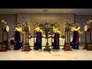 Корейские танцы с большими барабанами - Korean dance with big drums life-dancing.ru/napravleniya/k… # #Направления