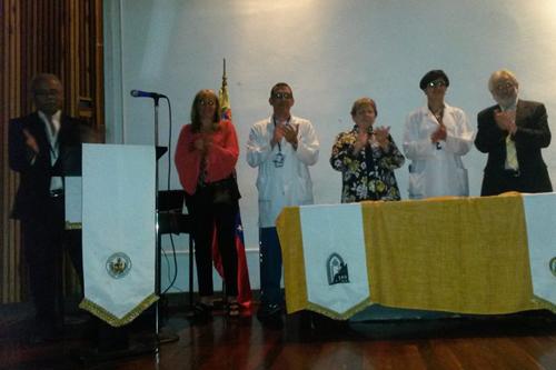 NotiMedUCV's tweet photo. #UCV La Escuela “José María Vargas” premió a estudiantes destacados http://t.co/3bJt70U59Y http://t.co/mFXrU9JLUH