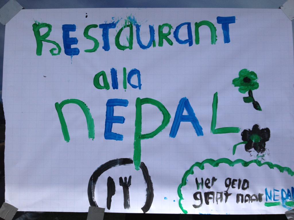 JeugdMook's tweet photo. Prachtige Koningsdag bij Pellus! Geld voor Nepal slachtoffers verdient met koffie en tosti's. Commissie bedankt!! http://t.co/ewipkTQOgo