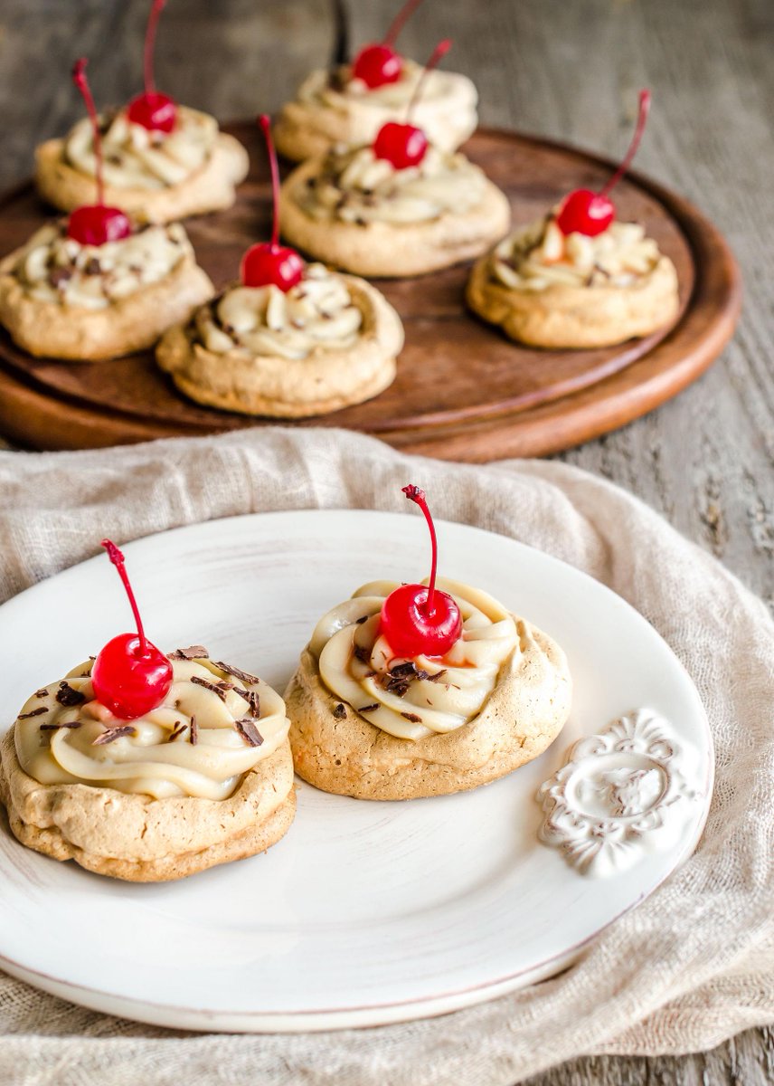 CocinayVino's tweet photo. ¿Sabes cuáles son los distintos tipos de merengue para tus tortas? Aquí te damos 3 de ellos http://t.co/Etxghvck2n http://t.co/GpYLOqDSDH