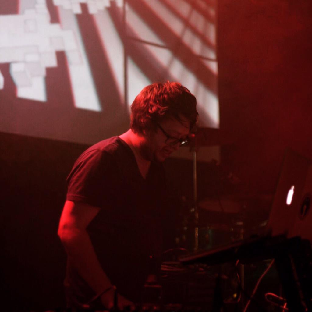 schraufilizious's tweet image. #djing #vijing is the shit @CLASHROCKERS