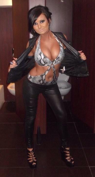 Ukbabes123's tweet photo. Bang her in the loo! http://t.co/CeE8M1H0Jh