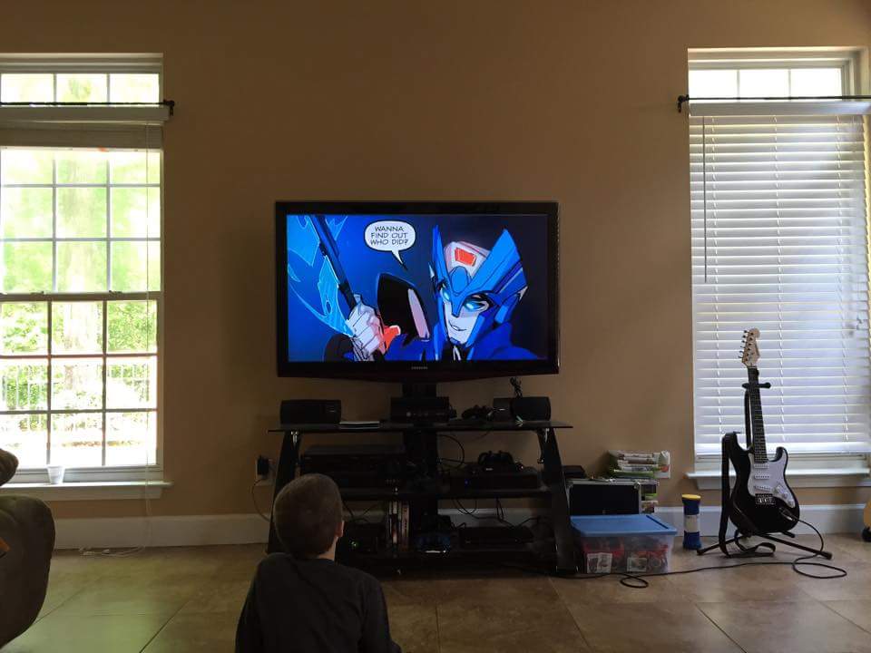 TAKTonline's tweet photo. @PeteLents knows how to enjoy the #AudioKnights #DramaticReads in style! @YouTube on your tv! http://t.co/3nGYyr3M9v http://t.co/JuIkOzxbz1