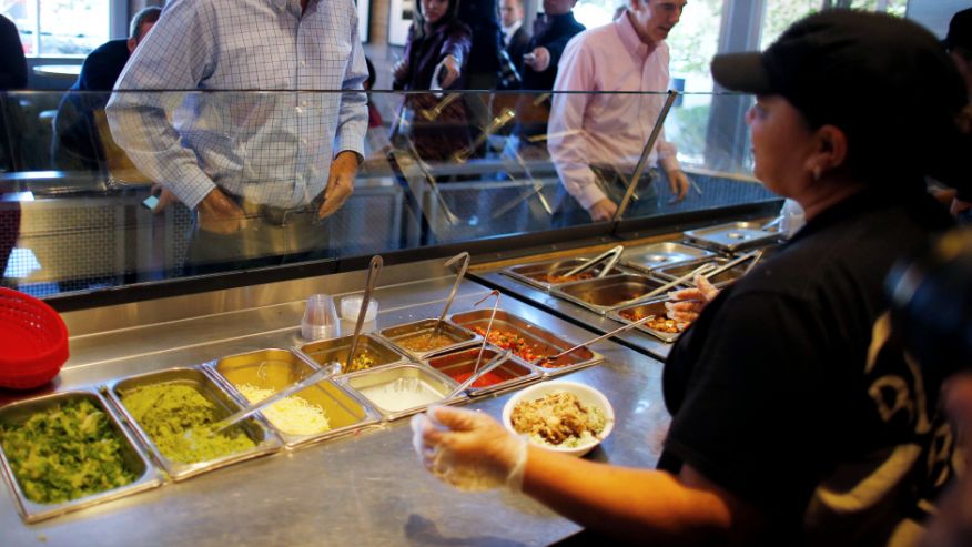 FoxNews's tweet photo. ICYMI: Chipotle becomes first major chain to go entirely GMO free. http://t.co/SfvYiJVglD http://t.co/t695Vqx5ft
