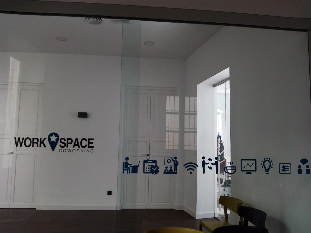 manolojguerrero's tweet photo. Esta tarde toca trabajo de oficina, pero en @workspacees nos divertimos trabajando @manolojguerrero #IMANAMI http://t.co/7SnfPNSJve