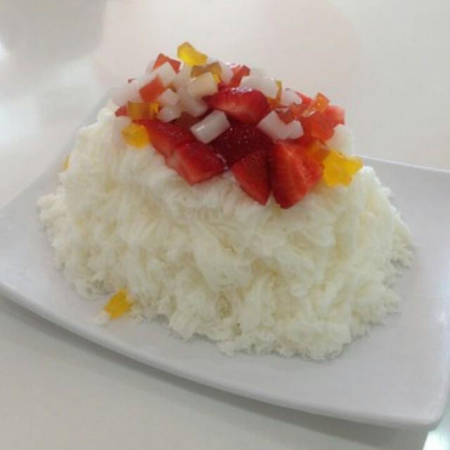 SnoBarShavery's tweet photo. This week's BOGO special: buy one lychee snow ice, get one free! #lychee #beatthheat #sharewithafriend http://t.co/xvejchIZib