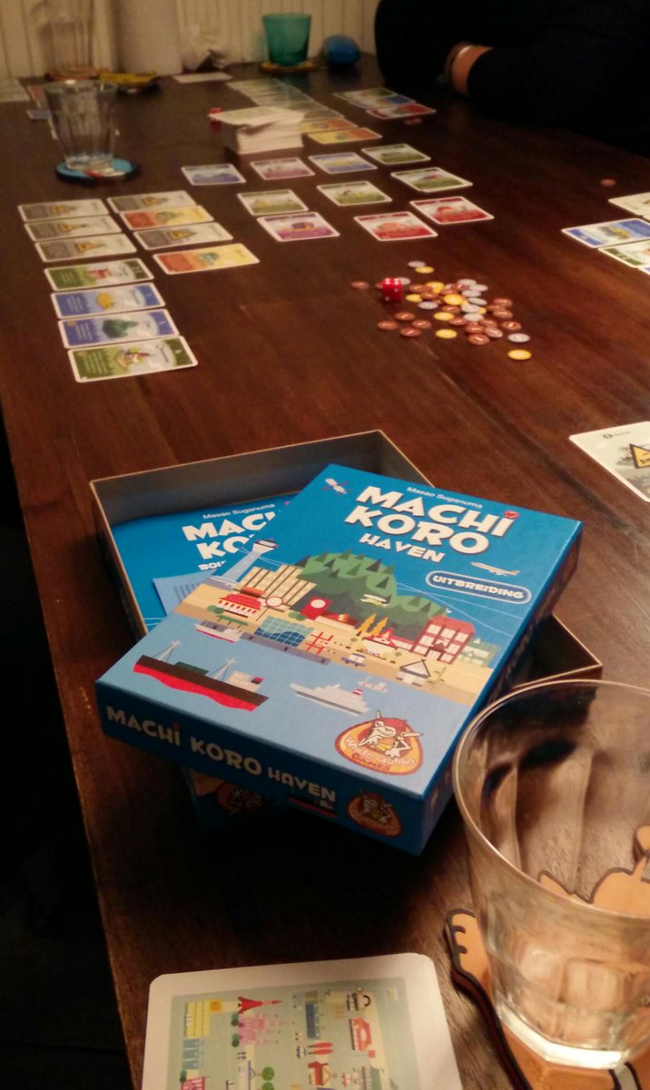 Machi Koro met de uitbreiding de haven gespeeld. Review komt eraan op de Hilv. Bordspelgroep site. #whitegoblingames
