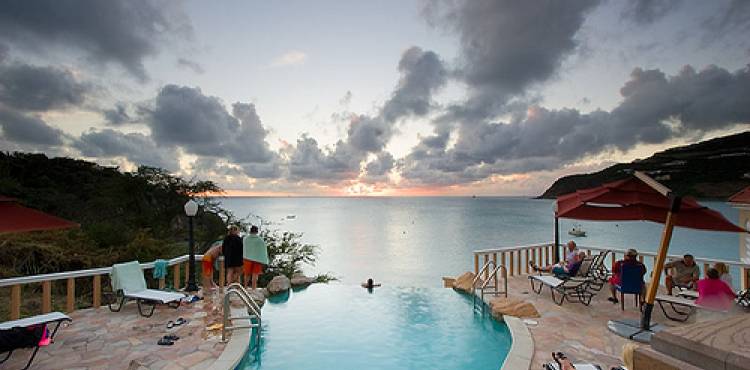 eightyapp's tweet image. New list to start planning your #summer #vacation "Ultimate #Swimming Pools"  ow.ly/MbklO #travel