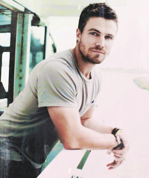 HotorNot_4's tweet photo. #ManCrushMonday 
Stephen Amell http://t.co/rm0yVD9dDb
