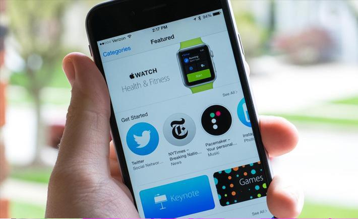 ApplWatchFR's tweet photo. #AppleWatch : Déjà plus de 3000 applications dans l'Apple Store de l'Apple Watch. http://t.co/a28KY30wrn