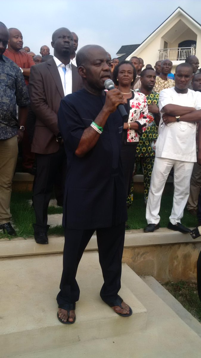 nnamdiabana_'s tweet photo. @realAlexOtti pleading with the protesters not to be violent http://t.co/jpcii1UCPu/s/OYal