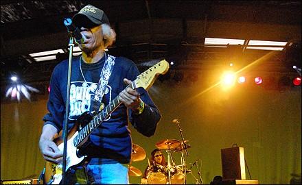 Ray Owen # play @ cloisters cafe petersfield # Saturday 9 th may  8 clock <a href="/drinks/">Dan</a> and taps food#on the night #