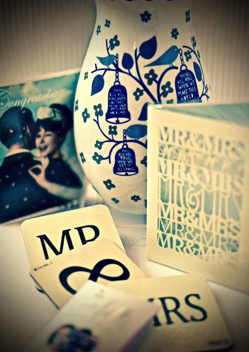 ianmapgiftshop's tweet photo. Just a small hint at the next window!! http://t.co/y01zFcNtkJ