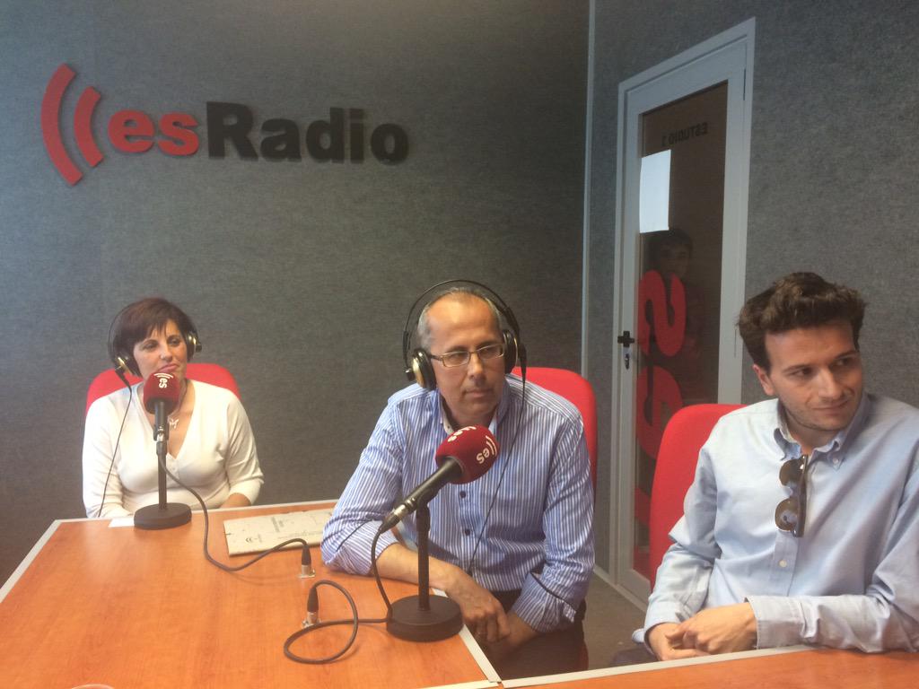 CinguloyEsparto's tweet photo. .@Maribel_HMayor y dos componentes de su candidatura en directo en nuestros estudios. 106.9 Fm http://t.co/KhcoOB2AHH