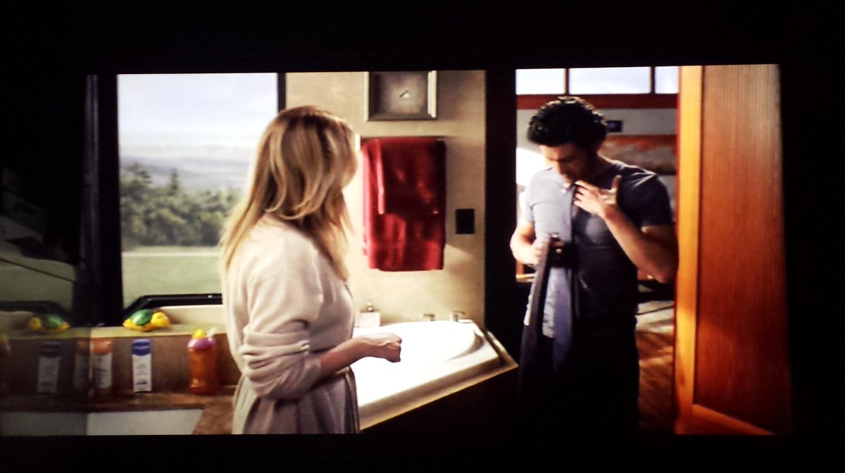 S_a_m_a's tweet photo. #GreysAnatomy S10 big and 3D. #DamnDerek http://t.co/xmKxvak8Ix