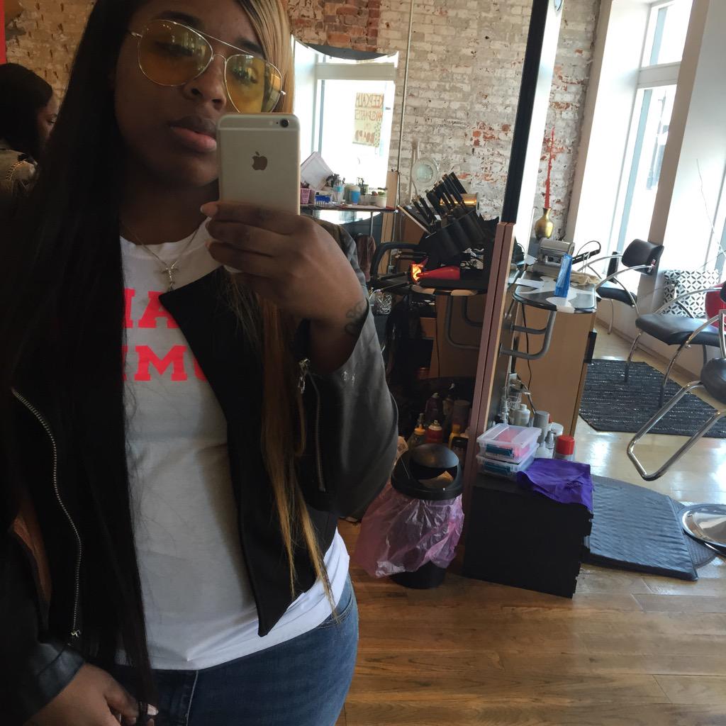 crownedbytiana's tweet image. Fuck a vacay I feel better at work 💇 I'll be styling in Atlanta today #tianafied