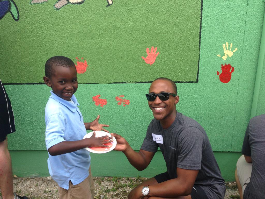 rachelei's tweet photo. Mural painting at its finest (and messiest) #dcmo2015 @MB_Digital #givingback http://t.co/Z27Cg2TjxK