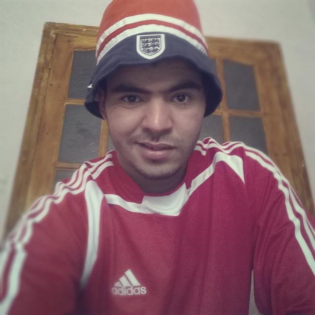 taylory2j's tweet photo. #holla #hy #salut 👋 #englandteam #uk <3 http://t.co/oe4TGXFLD9