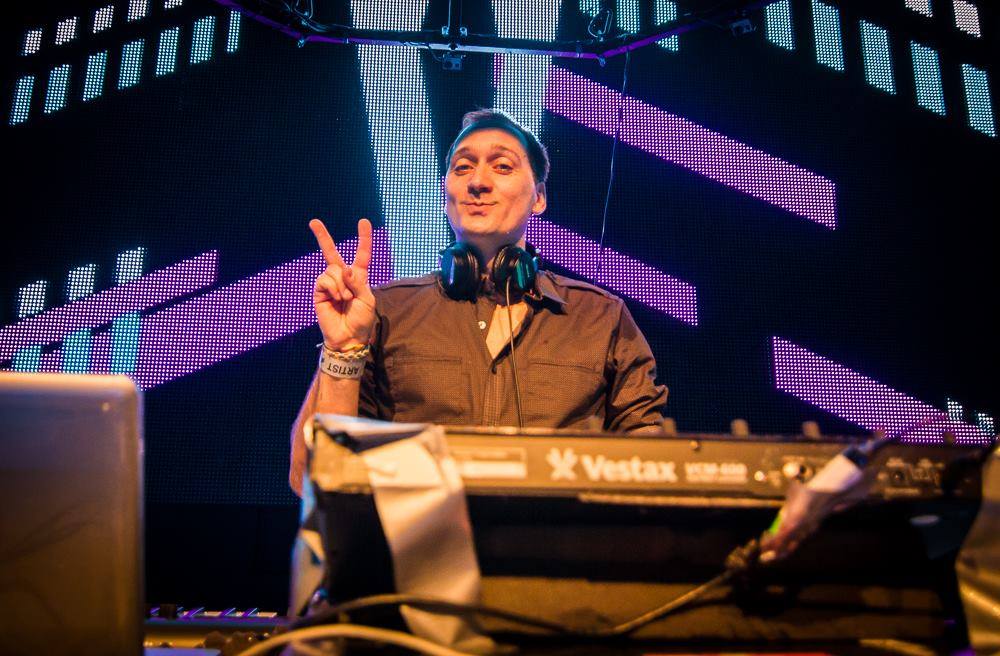 PAULVANDYK tweet picture