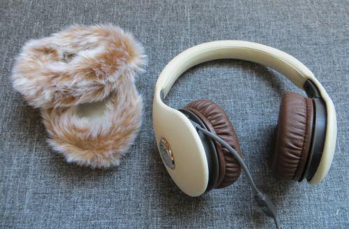 gizmoscene's tweet photo. @innodevice #headphones #earmuffs #reviews InnoDevice InnoHUG headphones review http://t.co/jByZVZ24sY http://t.co/mkl1kf8ciP