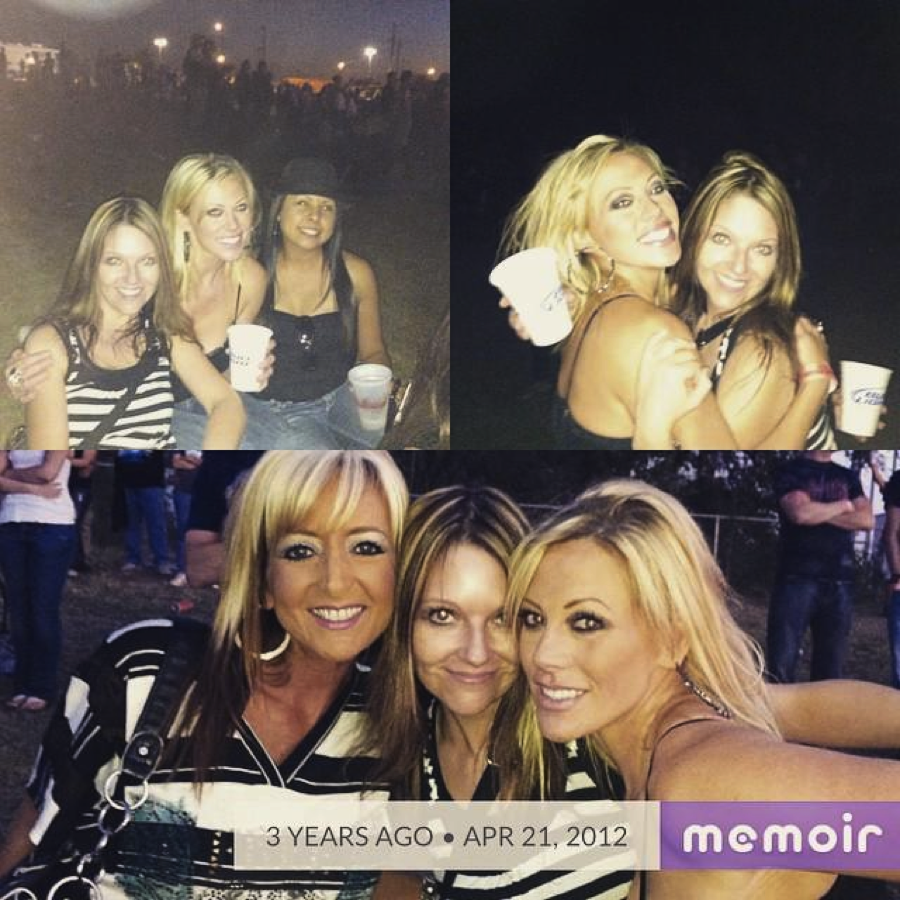 The 3rd winner of our #InsideMyMemoir contest wins with this great pic with her friends! #Fun #Friends @jeanievee