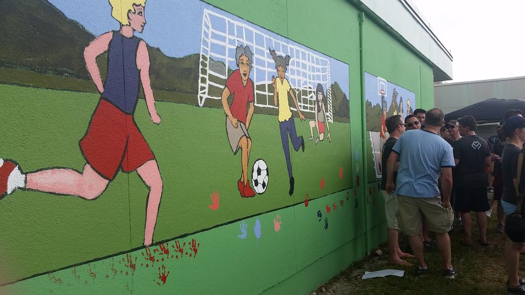 kimfgrant's tweet photo. Thanks Millward Brown for a great afternoon mural painting in Miami. #digitalcmosummit http://t.co/Izlh64aniR