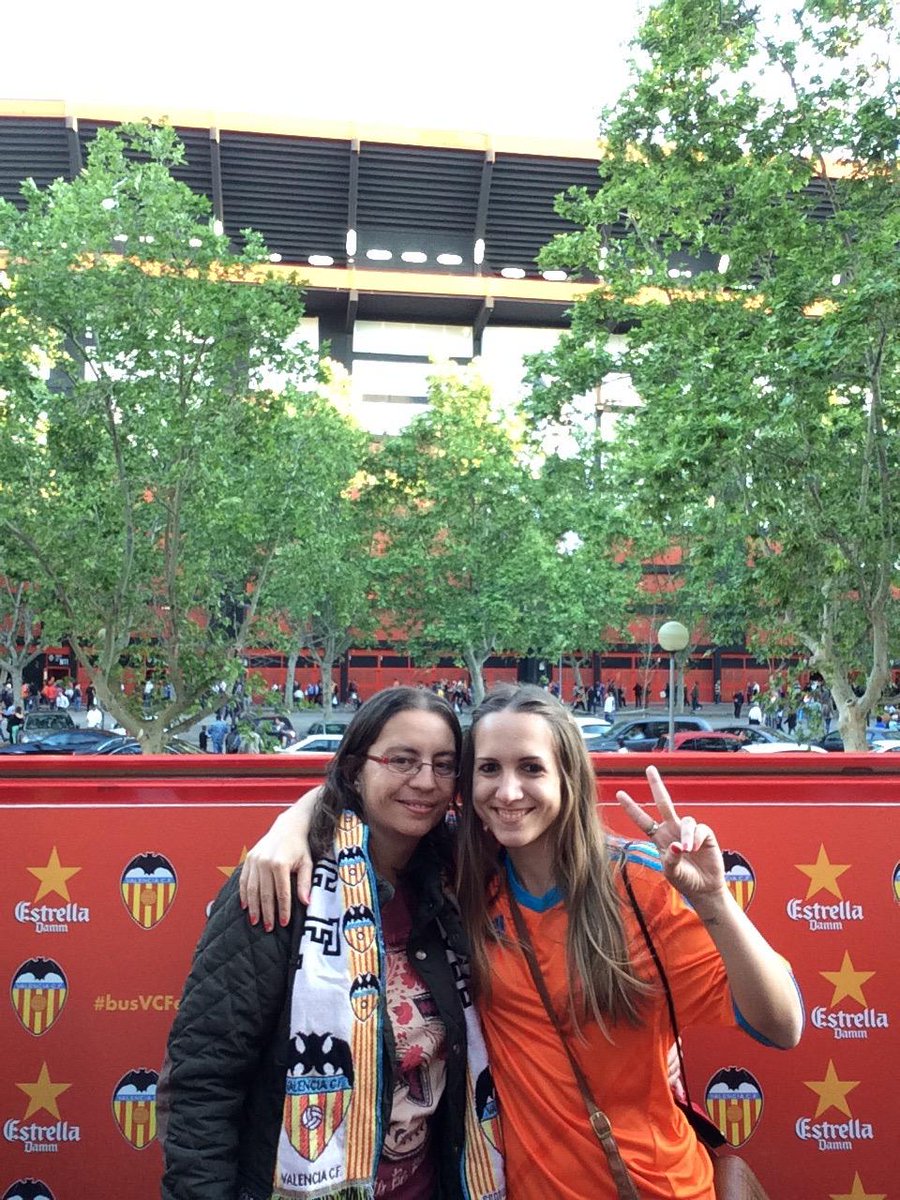 busVCFestrella's tweet photo. @valenciacf @EstrellaDammEs #busvcfestrella  @mariasombrero http://t.co/YLoGT182jF