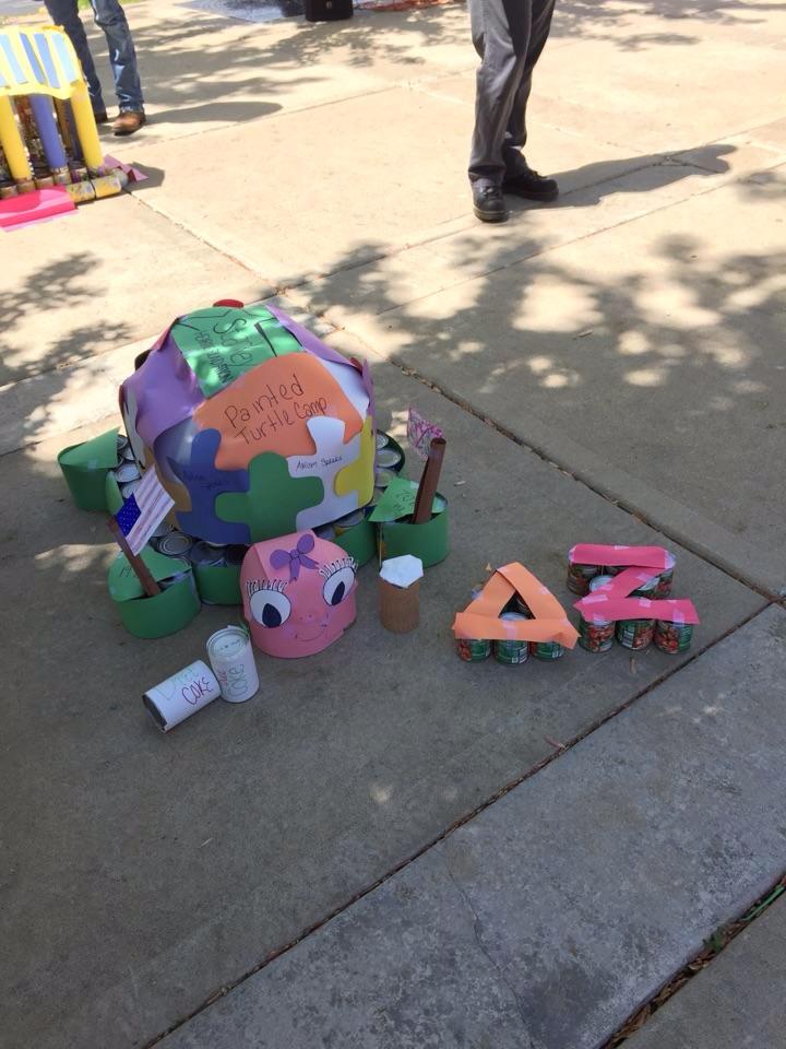 DeltaZeta_OO's tweet photo. How cute is our philanthropy turtle?! #greekolympics2015 #canstructurecontest http://t.co/gEQB4Y9dVN