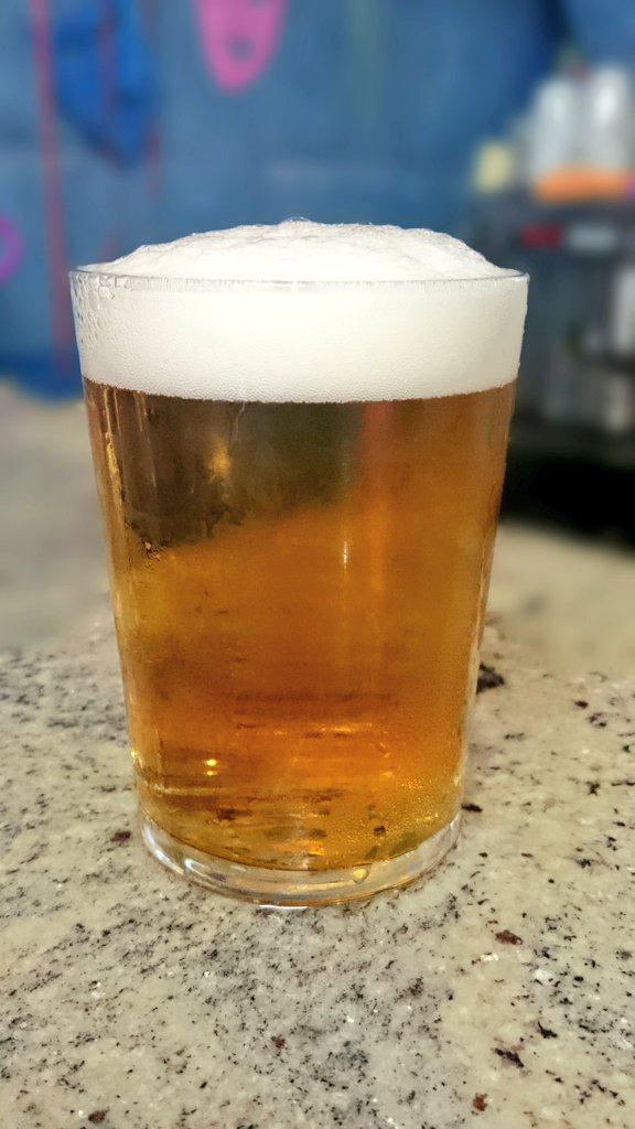 PitosdeCana's tweet photo. En nuestra reposteria @RLosPitosDeCana te puedes tomar por sólo 1€ un cervezón como este: http://t.co/ionhZ5Th42