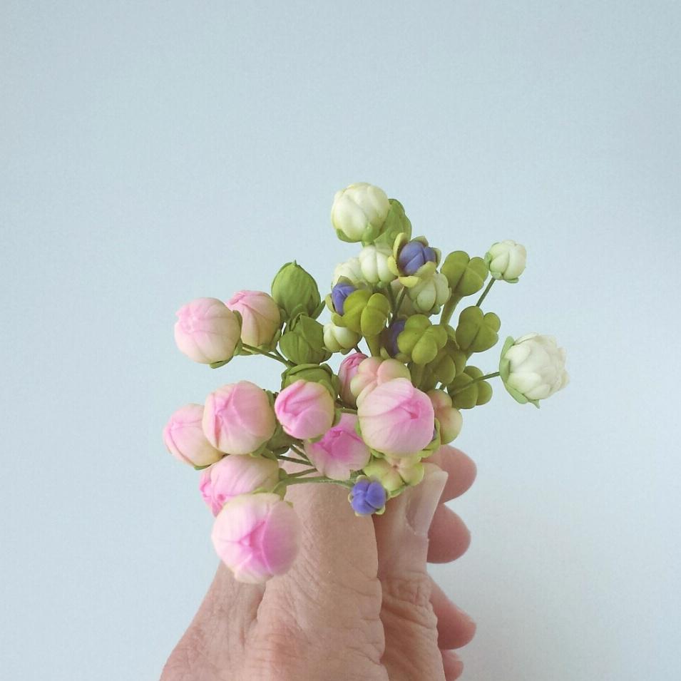 PetalsweetCakes's tweet photo. Our never ending little buds for upcoming projects #sugarflowers http://t.co/sxf0D2VZye