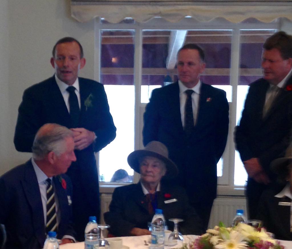 DwyerMiriam's tweet photo. Guess who came to tea! #CentenaryPoppies @GMRF gmrf http://t.co/SseQcFWHkt