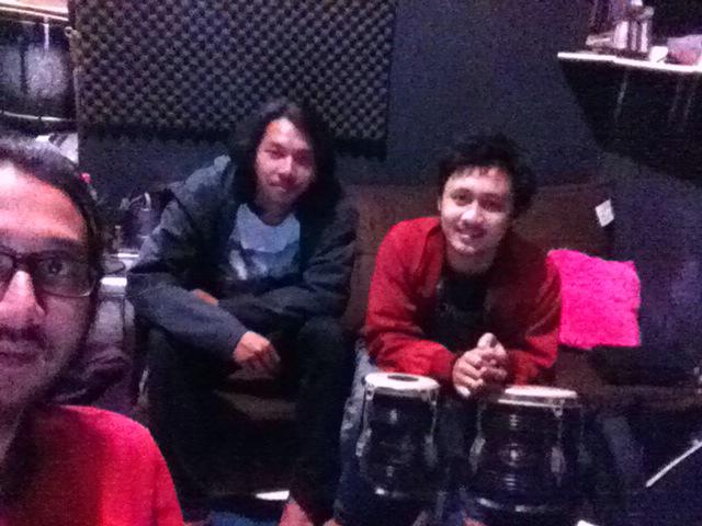 HarperRecord's tweet photo. Mixed preview session lanjut mastering @walrus_band with @bemzharper @Ricofajri and Mohammad Reza http://t.co/hWFuTNTQNp