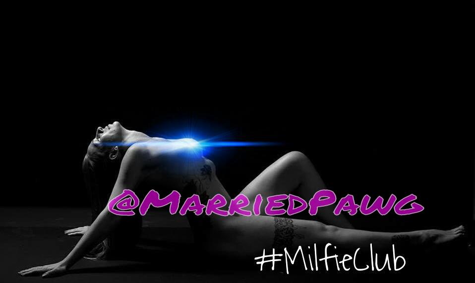 MilfieClub's tweet photo. MY new member of the #MilfieClub #ClickandFollowHer 👉 @MarriedPawg #MILFMONDAY #MilfieClub #TheBigBootyTeam 💋❤💖 #FF 👇 http://t.co/6KCvEuyH3P
