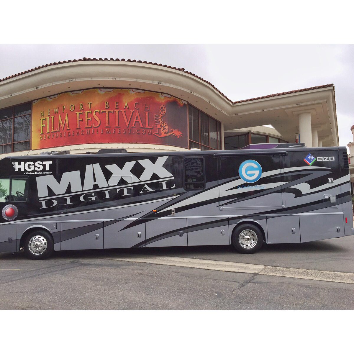 EizoUSA's tweet image. Follow us w/ our #ColorEdge as we join #MaxxDigital on their bus tour for the next 14 months! #EIZOUSA #NBFF