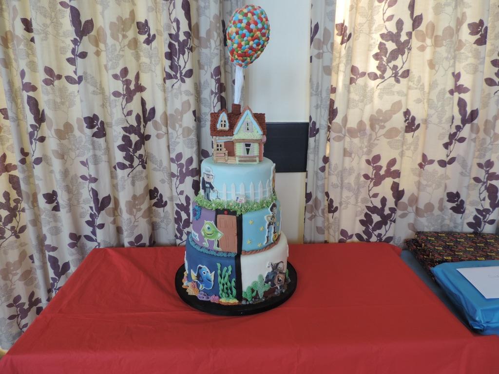 perfmemories's tweet photo. Love the cake from the weekend http://t.co/cyLwwCENoC