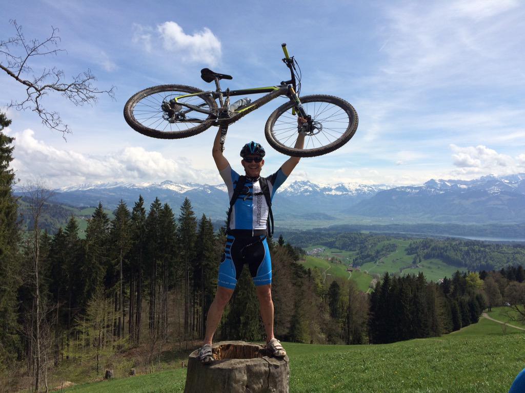 mijeker's tweet photo. Hard uphill training! Thx @Bustamante_HSET for AfterWorkBikeLoop http://t.co/h1lhs3yxL4