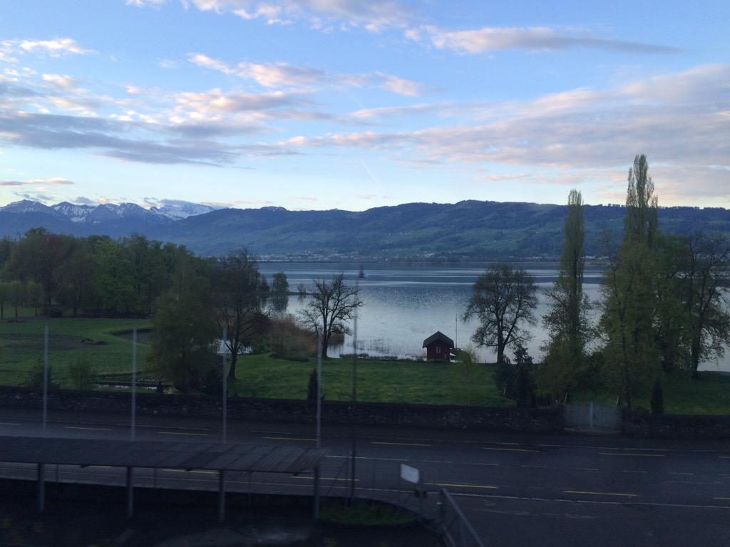 mijeker's tweet photo. Home - Sweet Home !!! Blick vom #hausberg_pfannenstiel Richtung @uetikonamsee http://t.co/fQJccllWV0