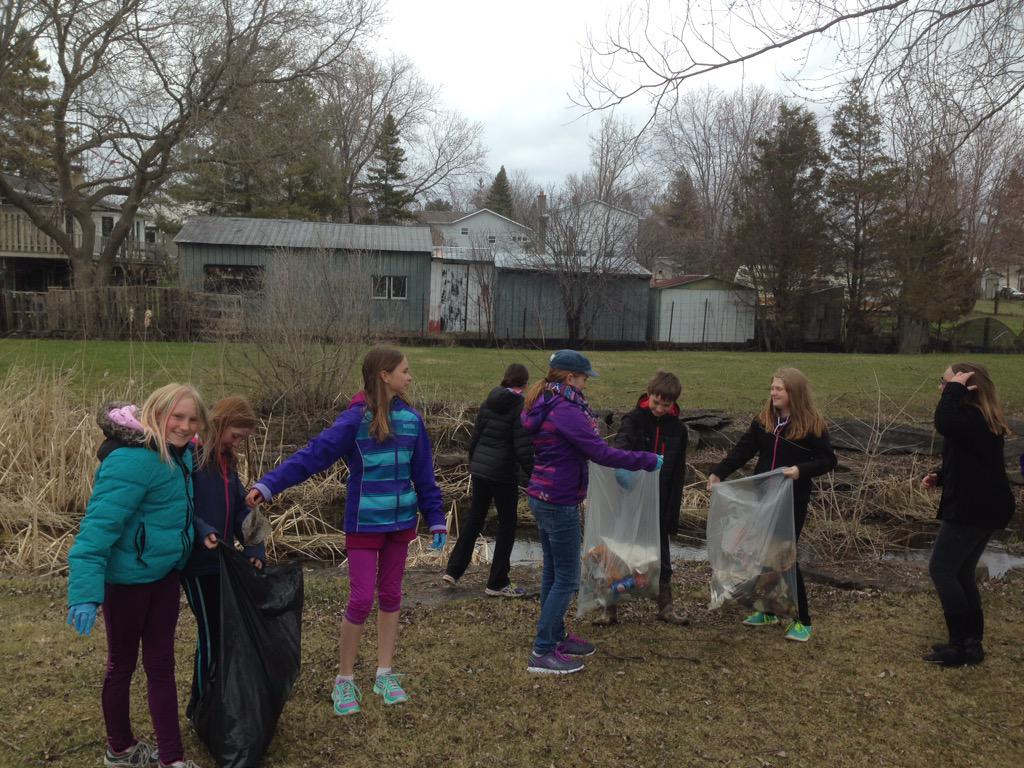 Grade 5s did their part for community clean up. Park was so clean you could eat off it!  #pitchinkingston
#GoGreen