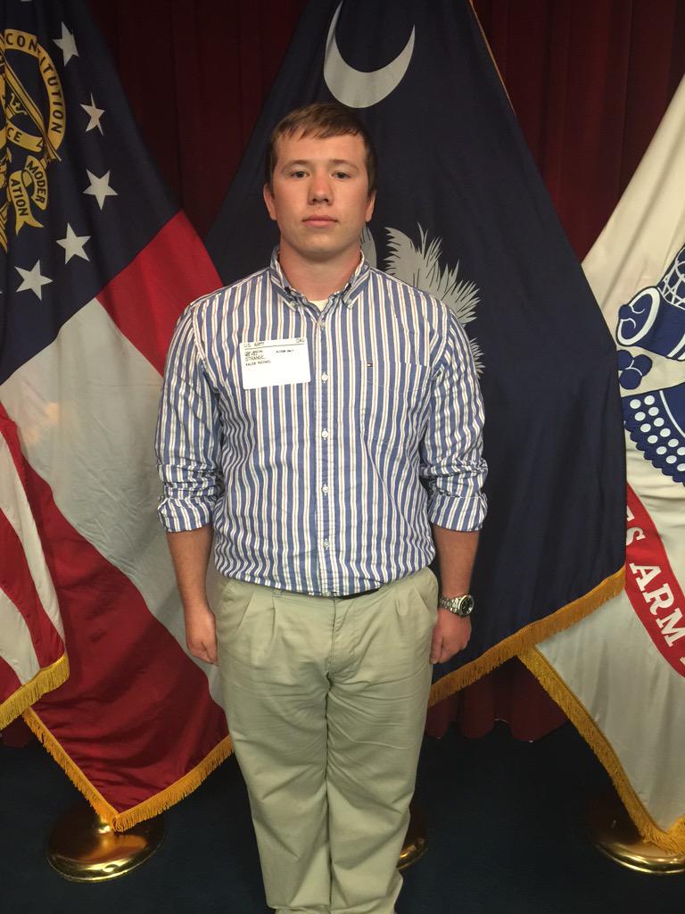 Smiley_SSG's tweet photo. Another Woodmont Senior takes the oath @wearewoodmont #woodmont #theonepercent Kaleb Strange http://t.co/bMggQP7Wx7